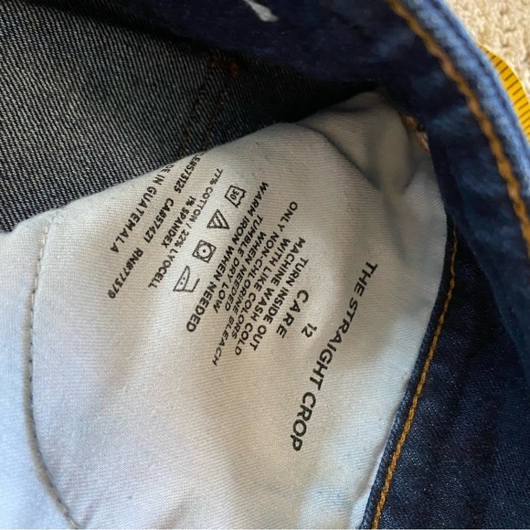 Ann Taylor The Straight Crop Dark Wash High Rise Waist Jeans: 12 - Picture 7 of 9